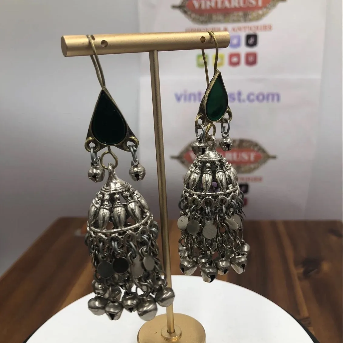 Vintage  Fashionable Green and Silver Earrings